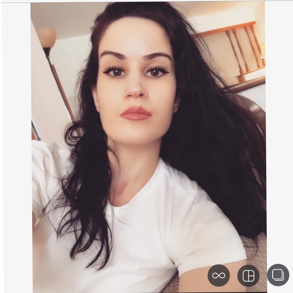 Meet your Posher, Bridget - Picture 1 of 1